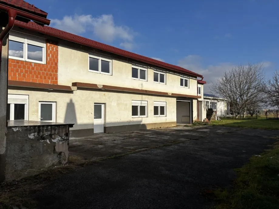 pušćine: poslovni prostor, 218 m2, prizemlje, kat, parking, dvorište - slika 3