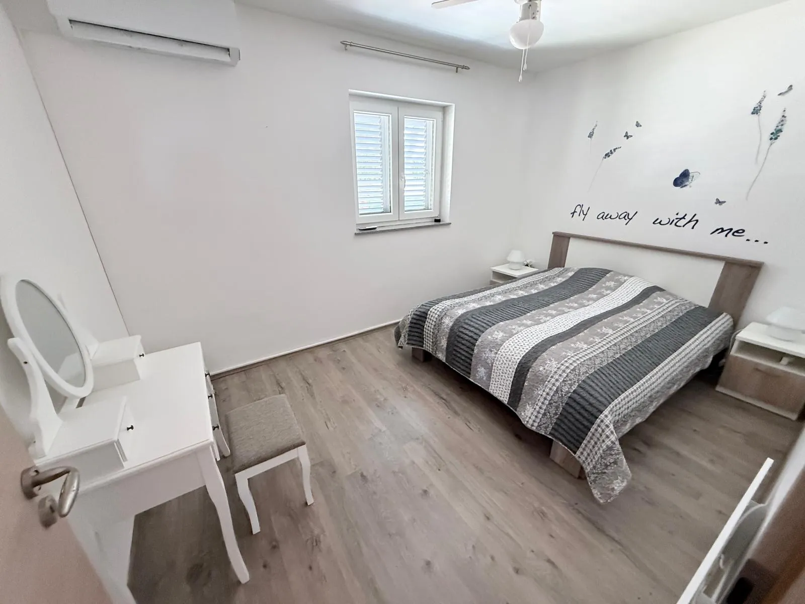 košljun: luksuzna kuća sa dva stana i ukupno 180 m2, 1. red do mora - slika 57