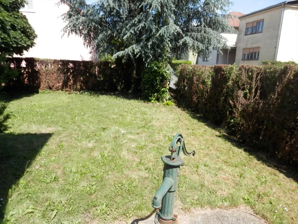 varaždin: renovirana dvojna kuća površine 120 m2, sa dvorištem od 224 m2 - slika 7
