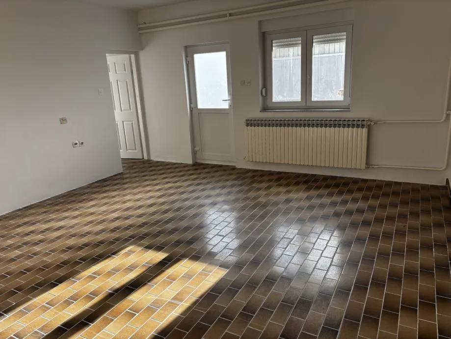 pušćine: poslovni prostor, 218 m2, prizemlje, kat, parking, dvorište - slika 10