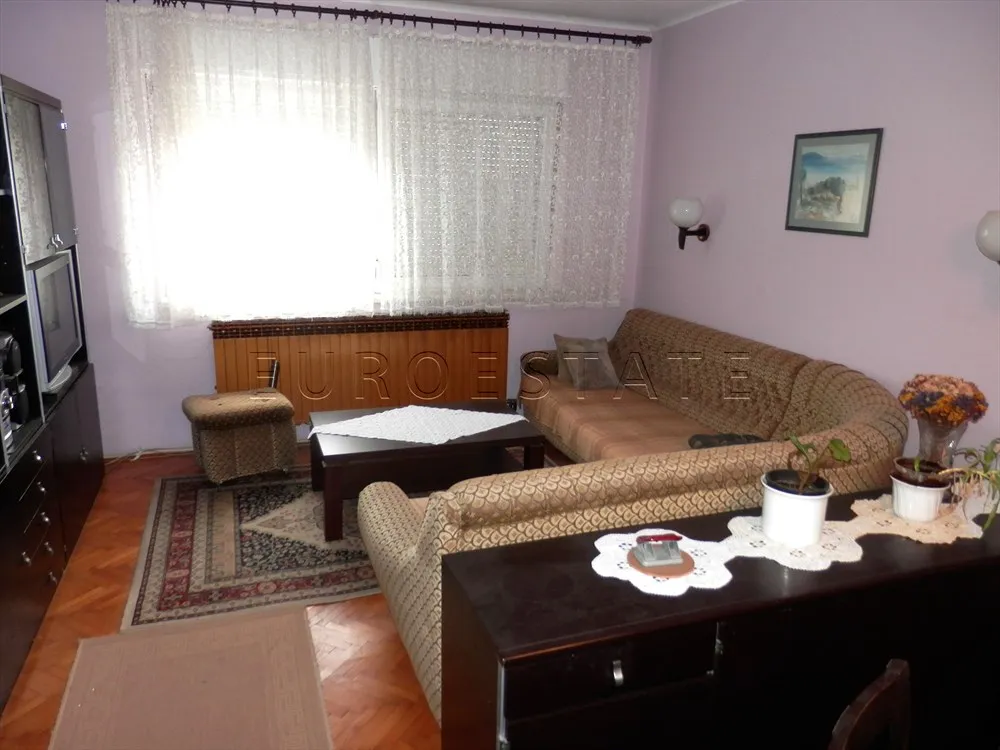 varaždin: prostran trosobni stan sa podrumom, tavanom i garažom, ukupno 154,22 m2 - slika 11