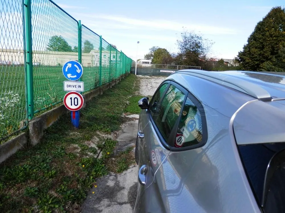 varaždin: poslovna zgrada za razne namjene, 264 m2, parcela 2000 m2 - slika 12