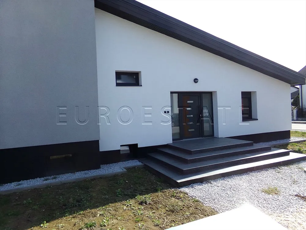 varaždin: novouređena visoka prizemnica od 180 m2 na odličnoj lokaciji, miran kvart - slika 3