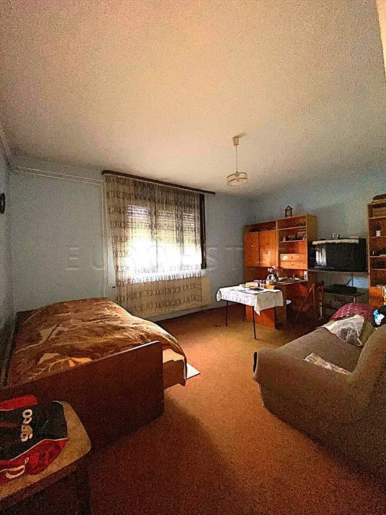 prelog: kuća sa pomoćnim zgradama i velikim zemljištem na prodaju, 254,42 m2 bruto - slika 22