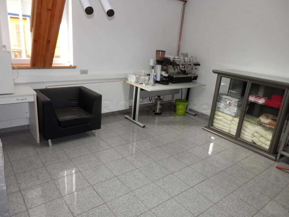varaždin: poslovna zgrada za razne namjene, 264 m2, parcela 2000 m2 - slika 18
