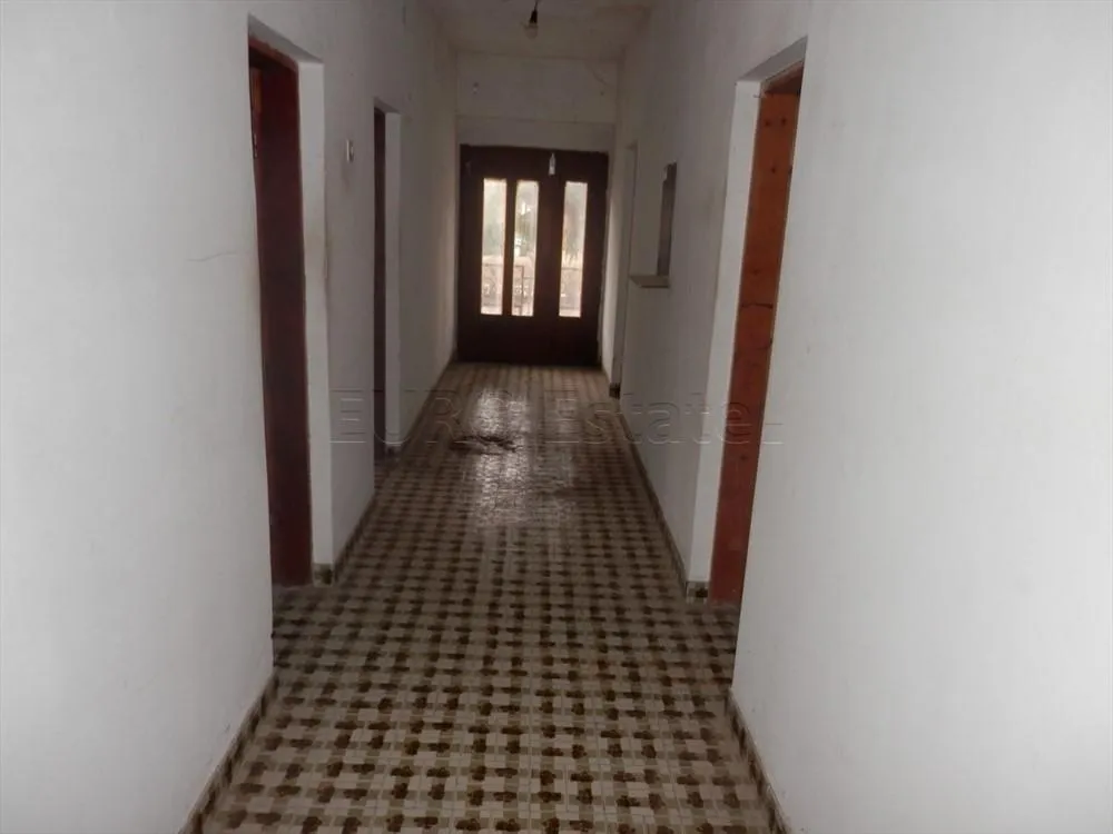 visoko: prostrana kuća katnica od 230 m2 sa dvorištem od 2100 m2 - slika 17
