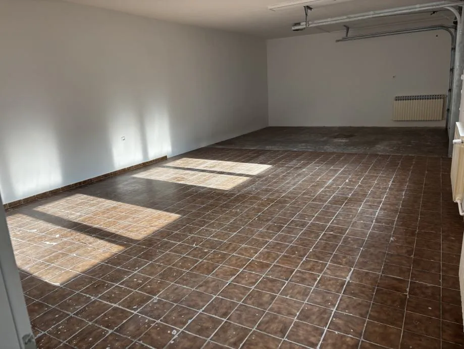 pušćine: poslovni prostor, 218 m2, prizemlje, kat, parking, dvorište - slika 6