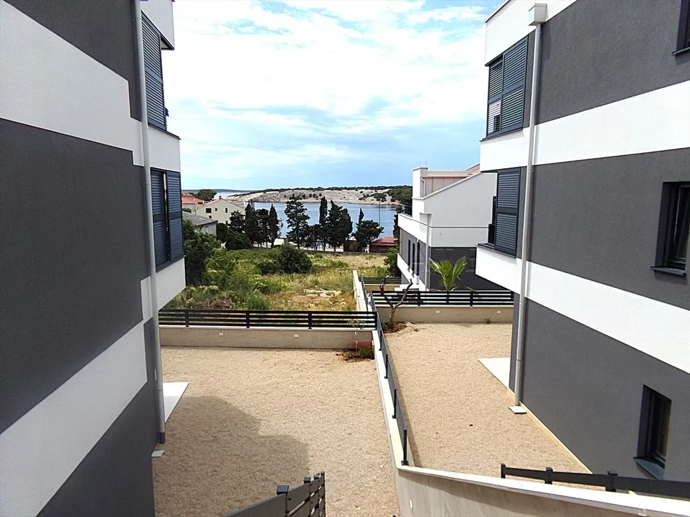 šimuni: nov, 4 - sobni stan, 121.93 m2 + vrt i parking, bruto 214.28 m2 - slika 2