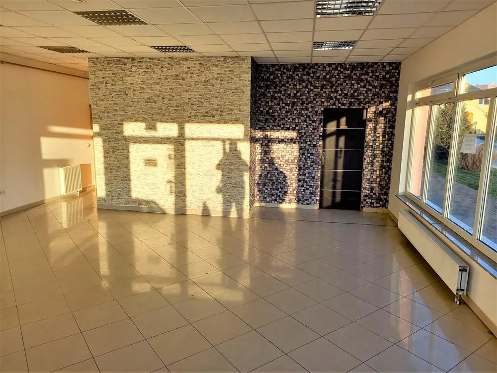 ludbreg: poslovni prostor, ulični lokal, 245 m2, samo 735 eur-a / m2 - slika 3