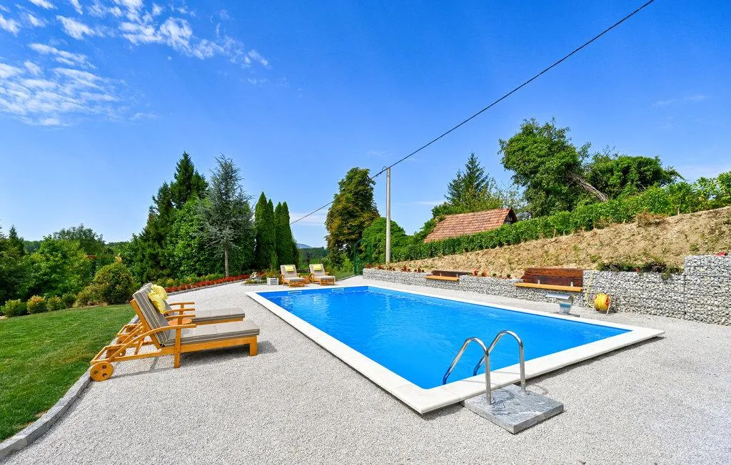 gornja voća: luksuzna kuća za odmor, 200 m2, 3200 m2 okućnice, bazen - slika 2