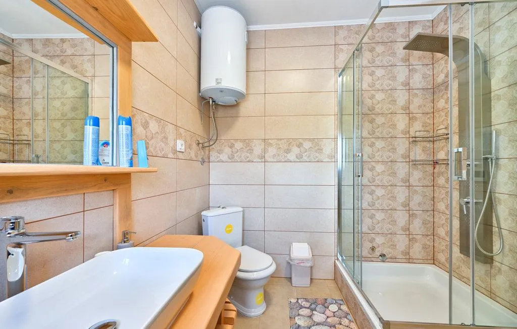 gornja voća: luksuzna kuća za odmor, 200 m2, 3200 m2 okućnice, bazen - slika 37