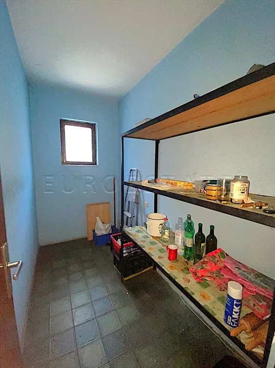 prelog: kuća sa pomoćnim zgradama i velikim zemljištem na prodaju, 254,42 m2 bruto - slika 24