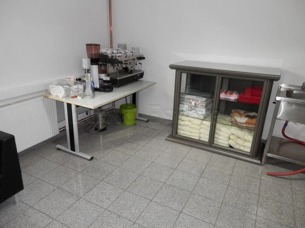 varaždin: poslovna zgrada za razne namjene, 264 m2, parcela 2000 m2 - slika 21