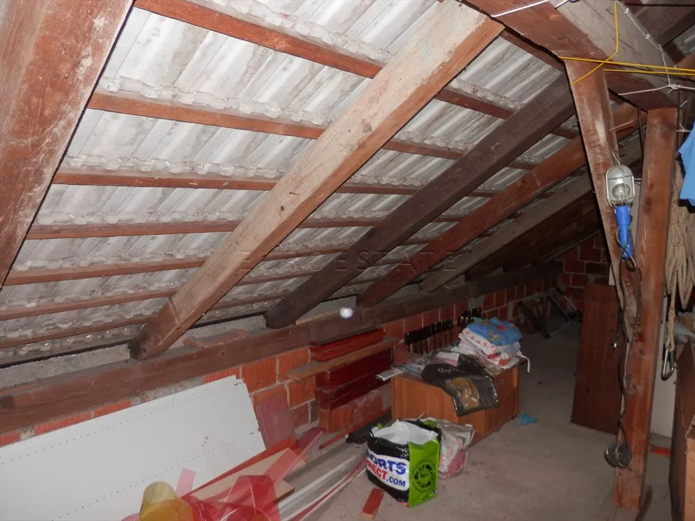 kuća sa dva stana, ukupne površine 200 m2, na mirnoj lokaciji u prirodi - slika 41