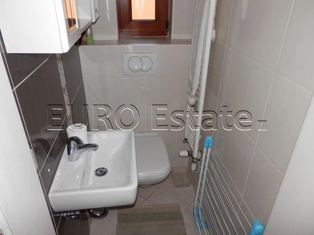 renovirana kuća sa tri stana u centru varaždina, ukupno 460 m2 - slika 10