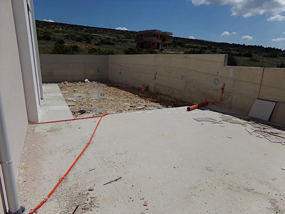 šimuni: nov, 3-sobni stan, prizemlje, neto 116,63 m2, bruto 270,97 m2 - slika 18