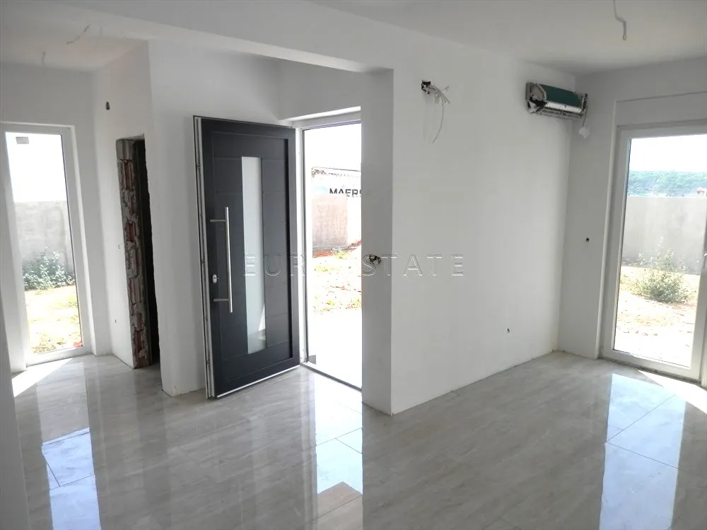 rab: luksuzna kuća površine 160 m2 sa bazenom od 20 m2 - slika 8