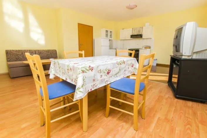 novalja: apartmanska zgrada od 700 m2, 8 apartmana, pogled na more ! - slika 11