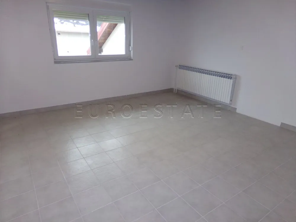 pušćine: poslovni prostor, 218 m2, prizemlje, kat, parking, dvorište - slika 19