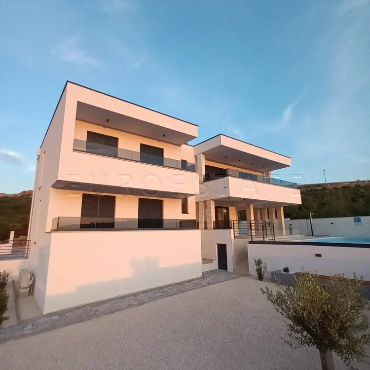 rovanjska: nova moderna vila površine 320 m2 sa bazenom i pogledom na more - slika 3