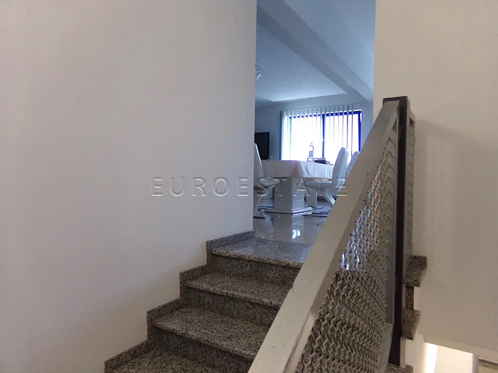 varaždin: prostran trosobni stan površine 140 m2 - slika 23