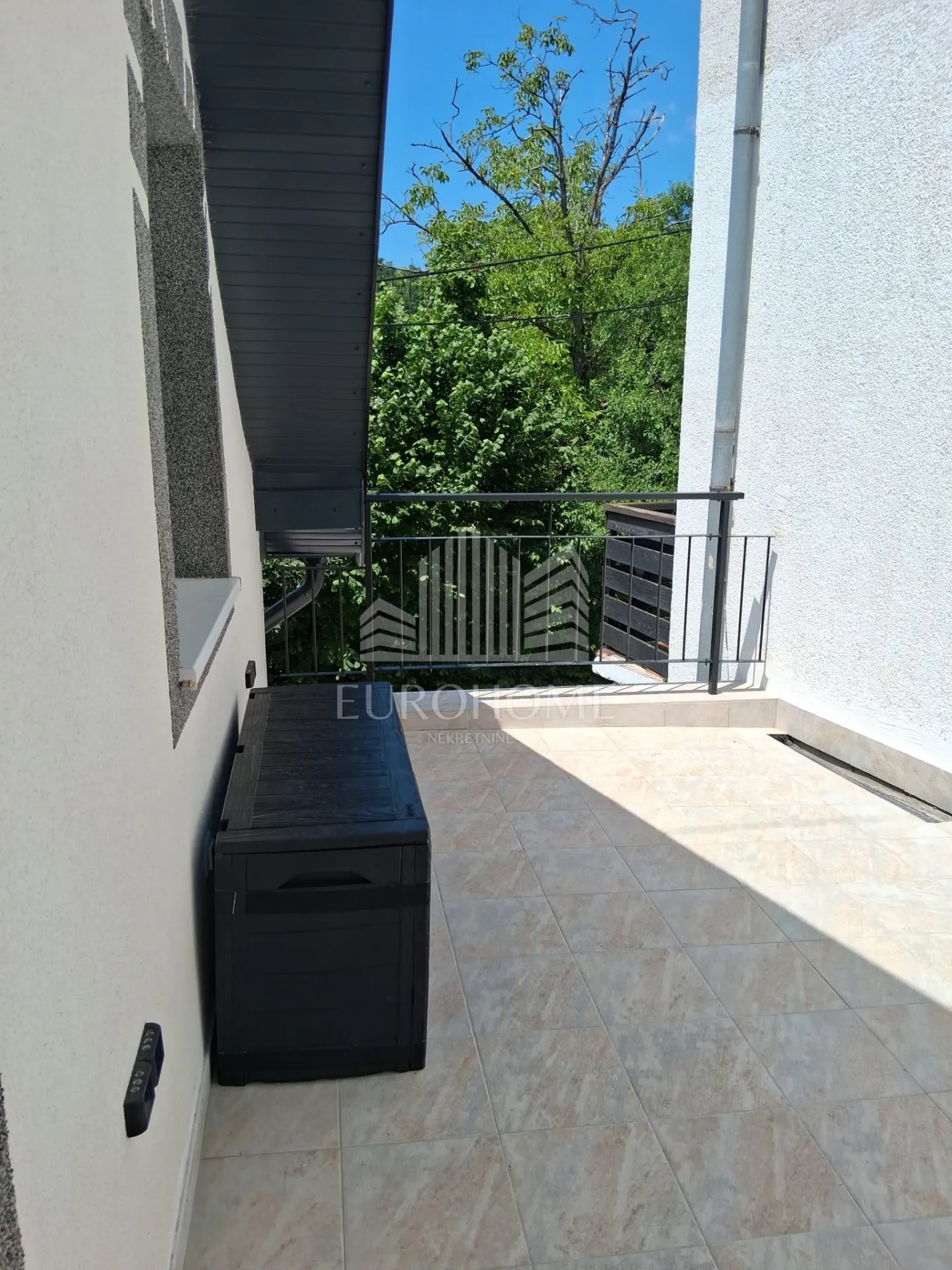 kuća 150m2, tri stana, kustošija - slika 14