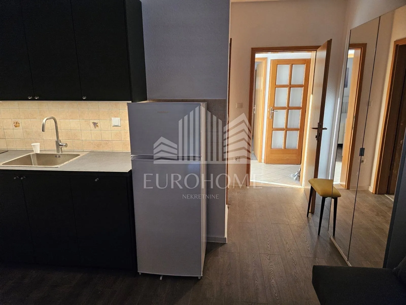 seget vranjica- 3 apartmanske jedinice u jednoj, 80m2 - slika 10