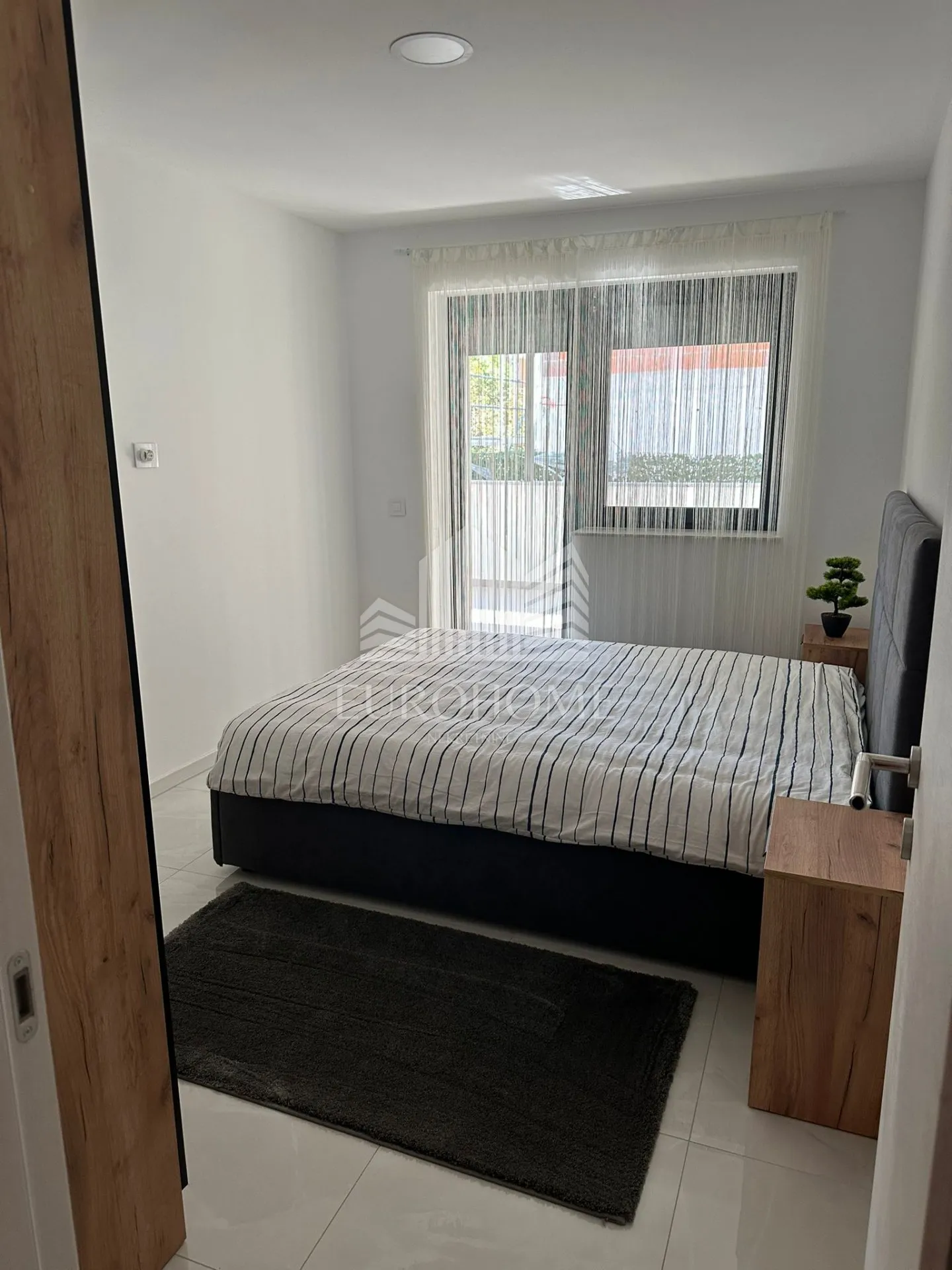 šibenik-vodice luksuzan kompletno namješten stan142.418m2 - slika 32