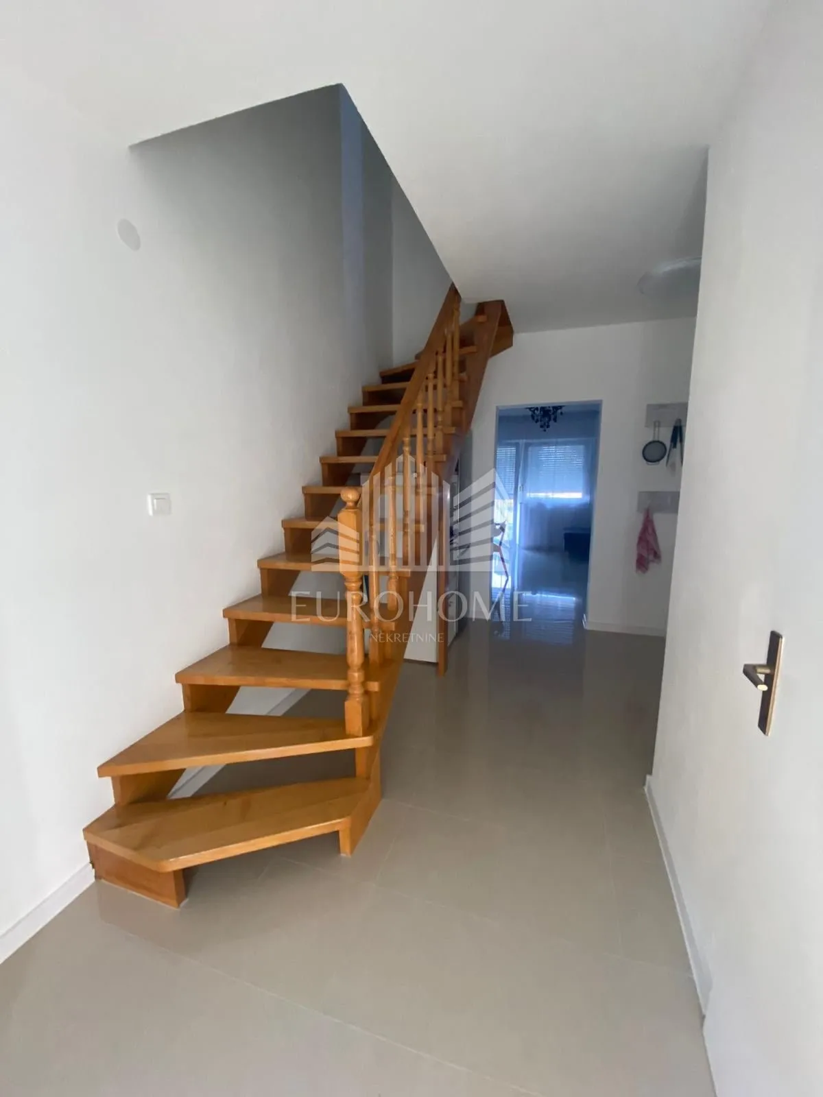 tkon,dvosoban apartman 66m2+pm, 100 m od mora,pogled - slika 8