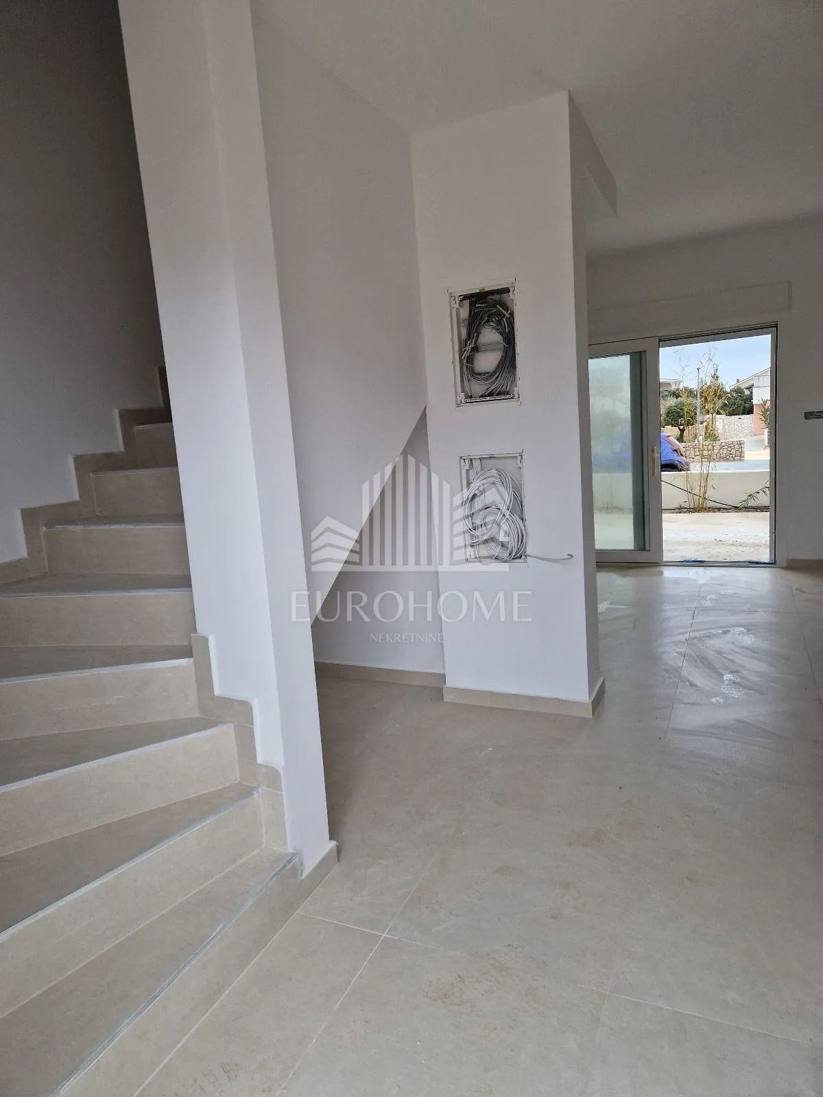 pag- mandre apartman s 2 82 m2, novogradnja - slika 6