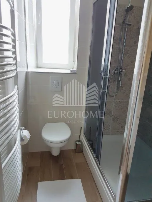 centar, dvoetažni stan 137m2, 3 apartmana - slika 15