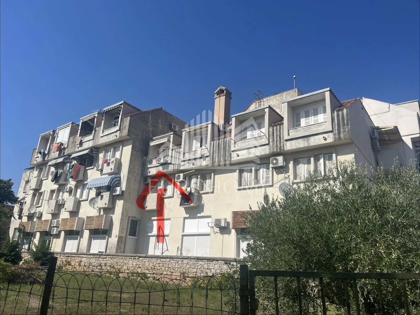 sveti filip i jakov, garsonijera drugi red do mora, 26 m² - slika 3