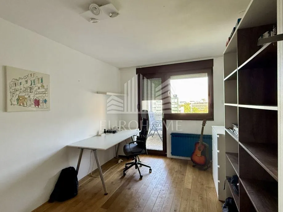 martinovka - adaptiran dvoetažni 4-s stan, 128.5 m², 2 lođe - slika 8