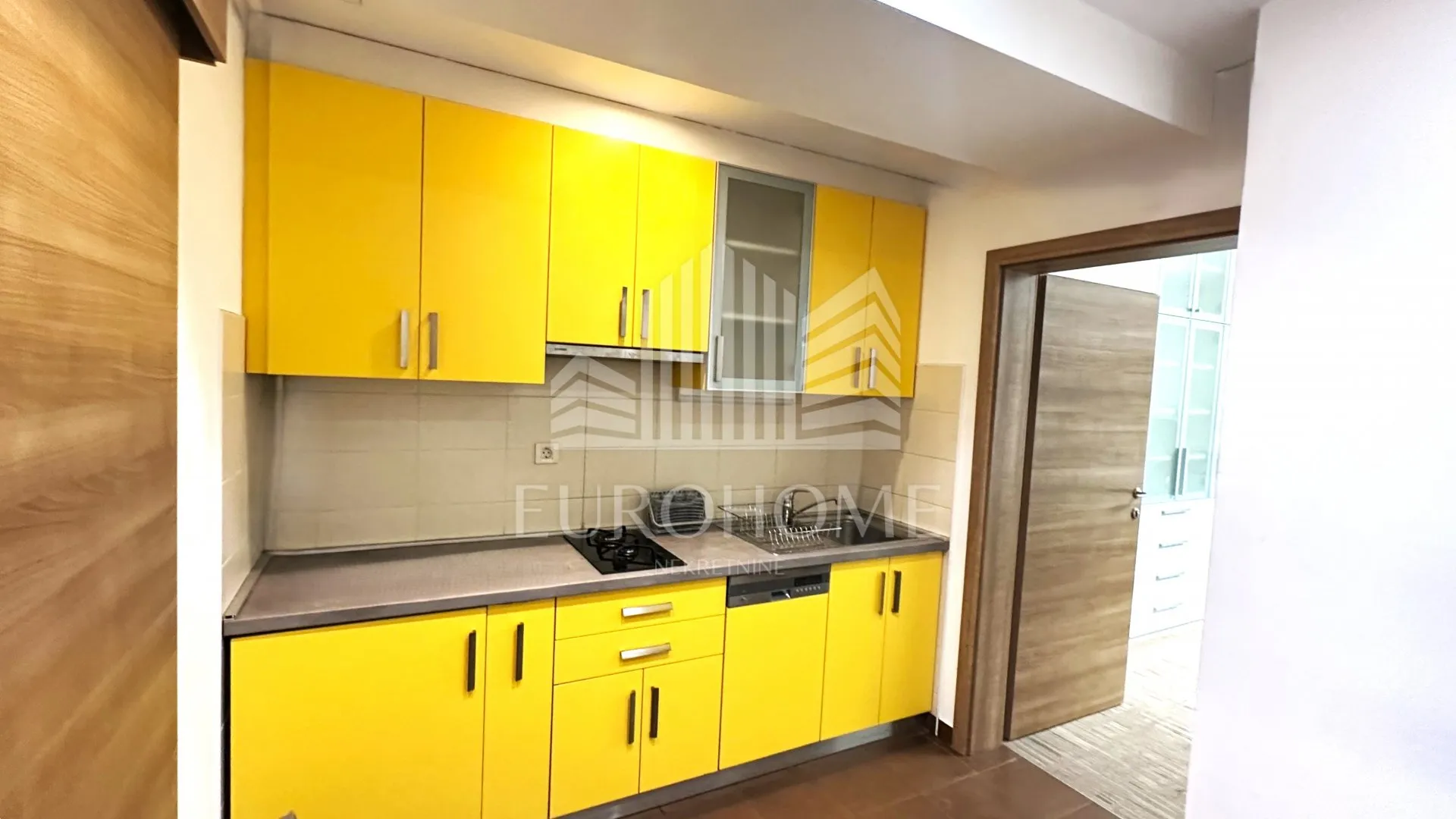 sniženo!!atraktivan poslovni prostor 311,44 m2,jaruščica - slika 23