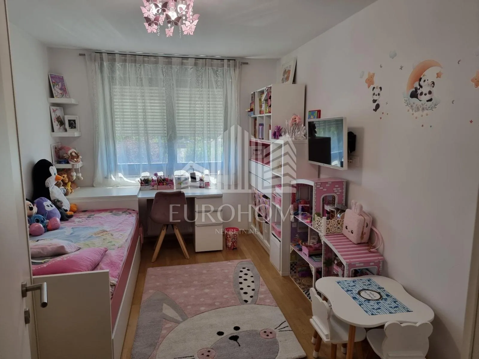 luksuzno opremljen stan 128m2 u centru - slika 6