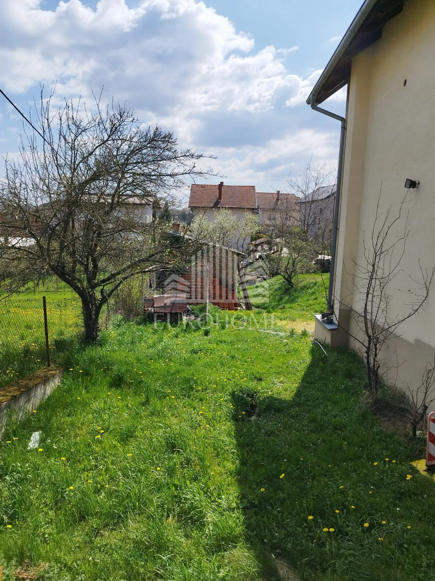 kuća 1.145€/m2, 240m2, 3 stana - slika 7