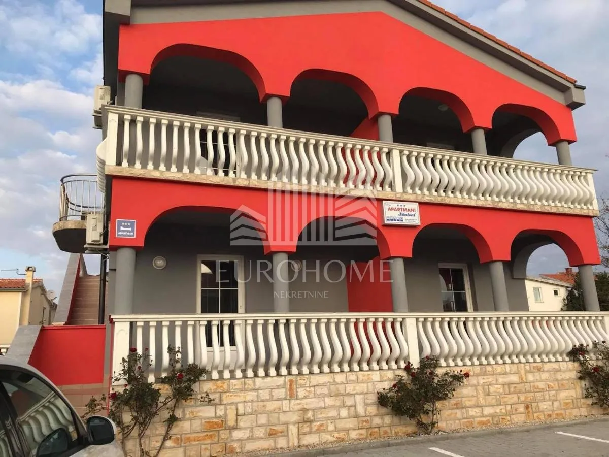 vir, uređena kuća sa 6 apartmana, 390m2 - slika 1