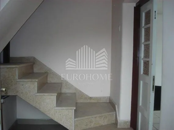 sesvete, poslovno-stambeni objekt, 8 parkinga, 463 m2 - slika 2