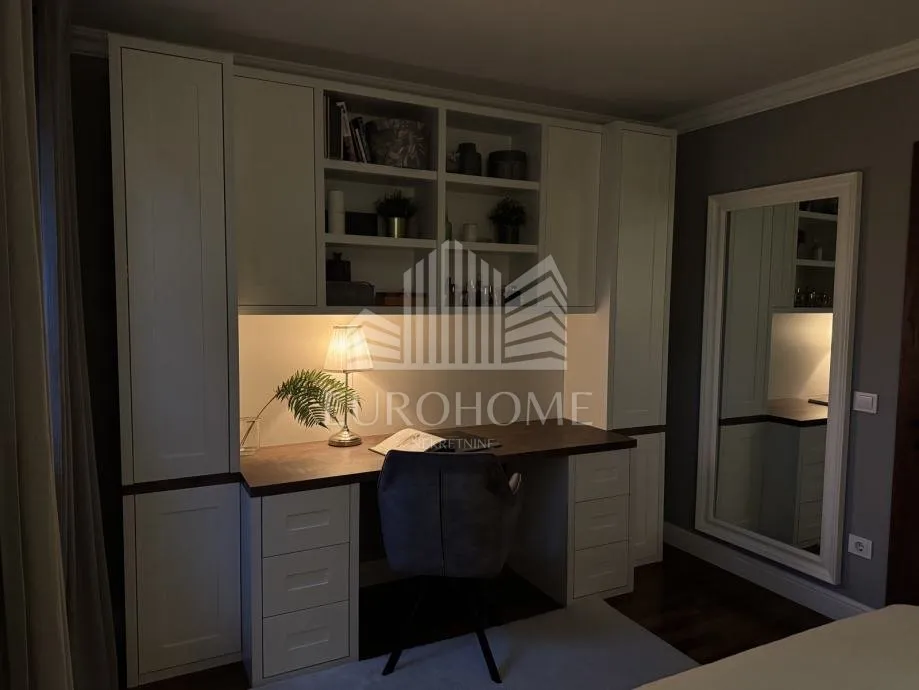 2350€/m2 potpuno namješten stan na tri etaže 201m2 - veliko polje - - slika 12