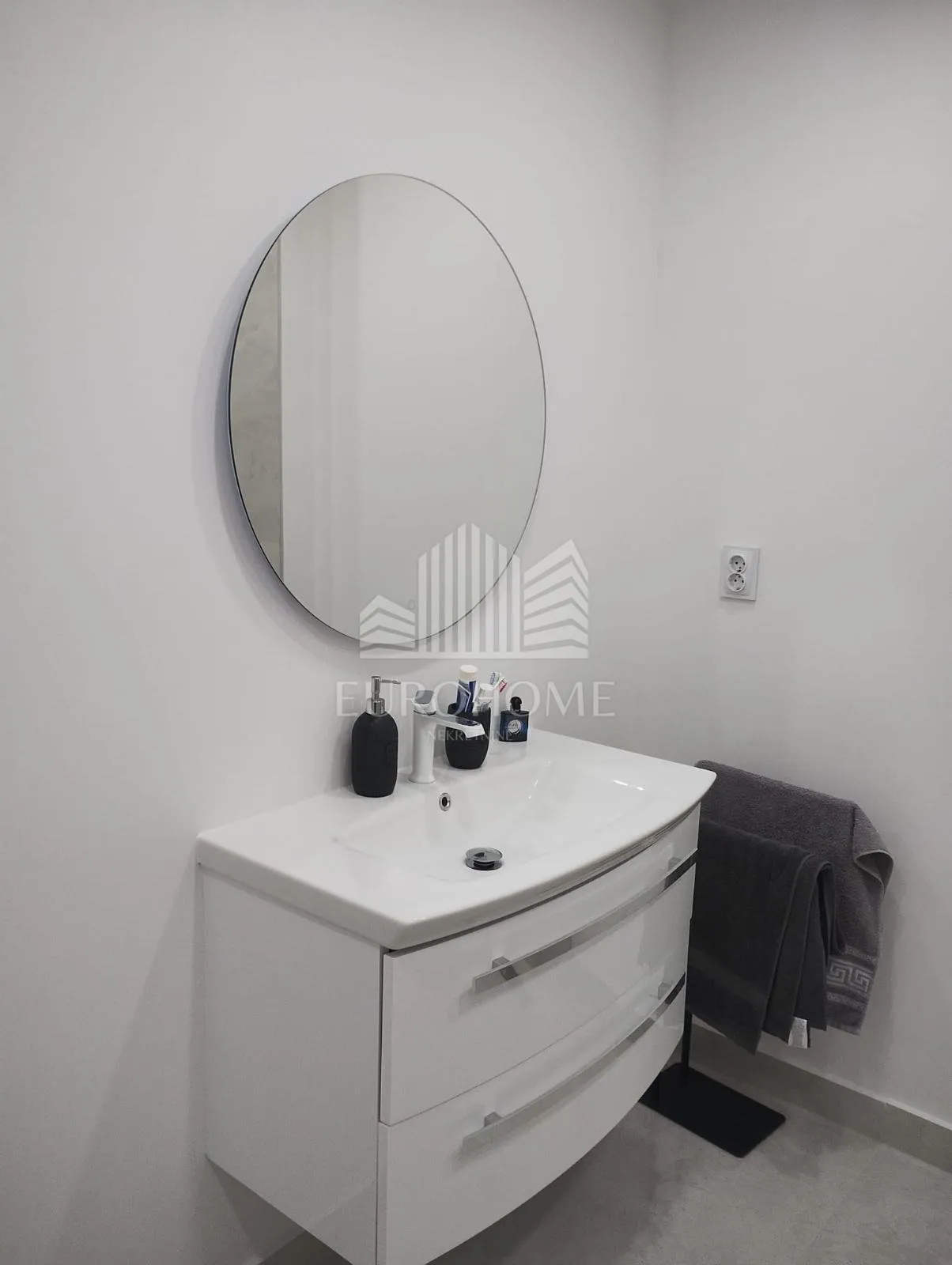 privlaka- kuća katnica 70m od mora, 2 apartmana - slika 11