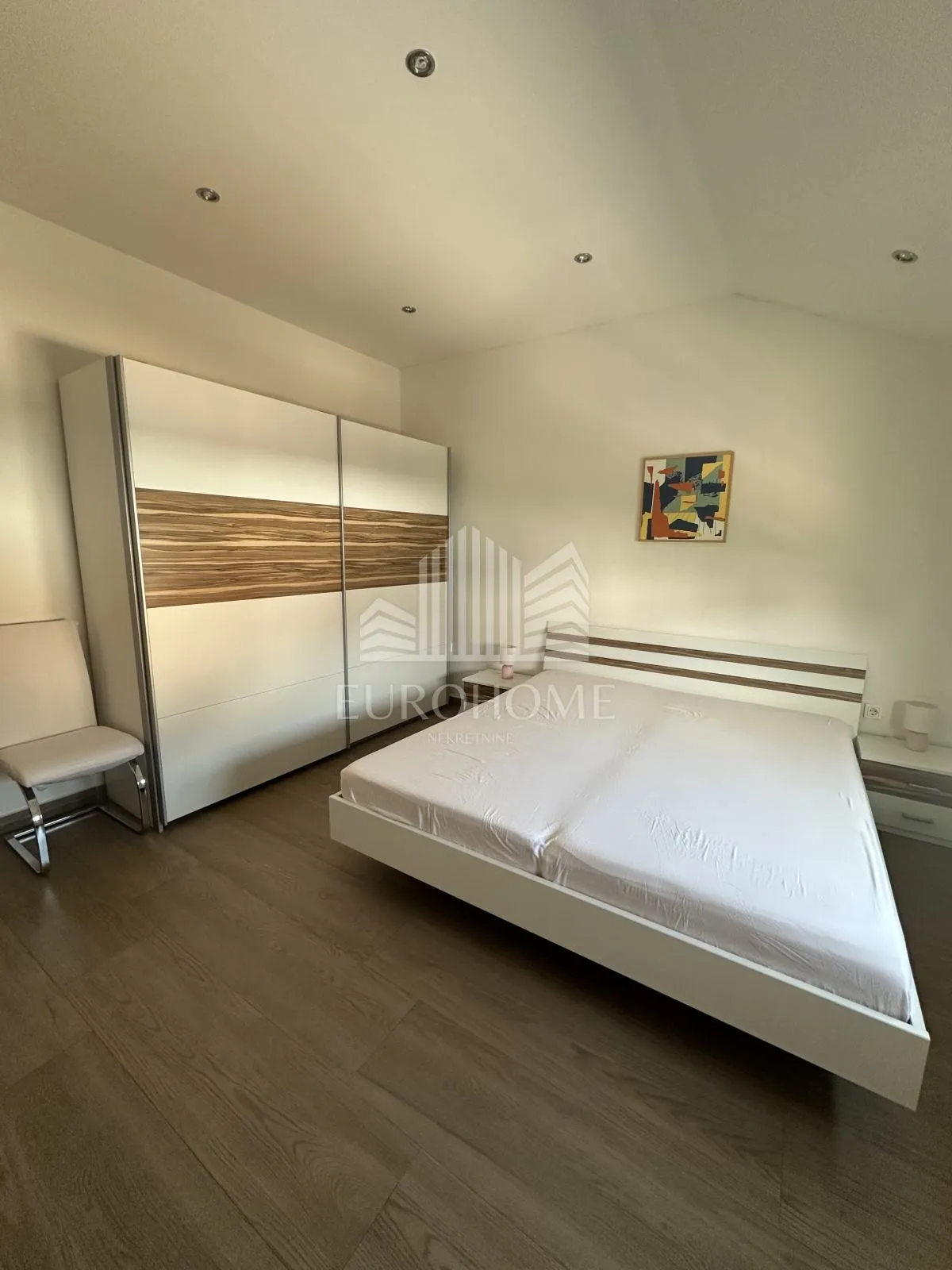 zadar- četverosoban stan,130.00 m2, cjelogodišnji najam - slika 3