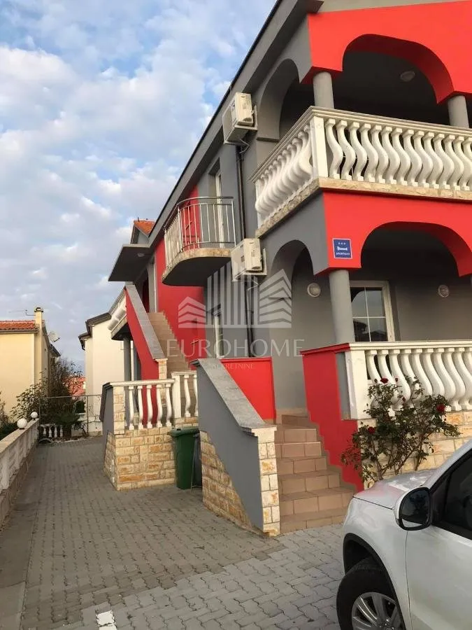vir, uređena kuća sa 6 apartmana, 390m2 - slika 3