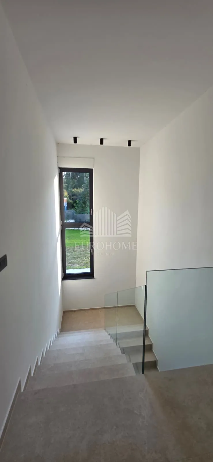 luksuzna vila 645 m² s unutarnjim bazenom i garažom za 5 automobila - slika 28