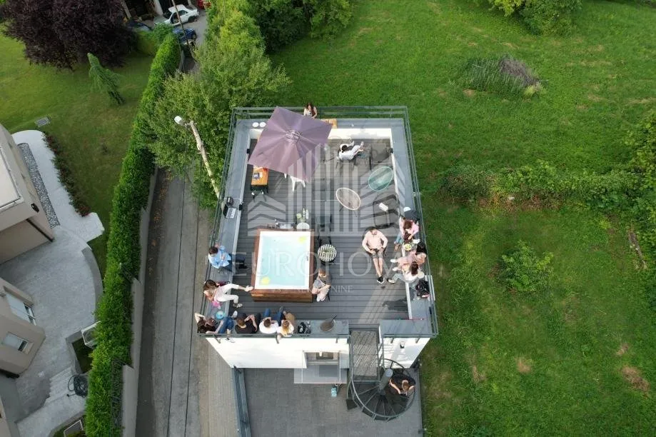 oaza mira uz šumu: dizajnerska kuća s vrhunskim uređenjem,42.60 m² - slika 3