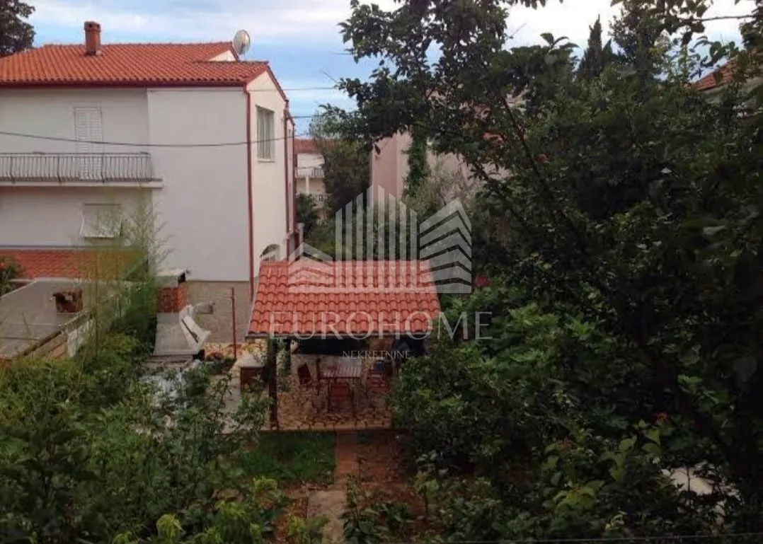 prilika!diklo, samostojeća kuća na dva kata sa 4 stana, 90 m od mora! - slika 21
