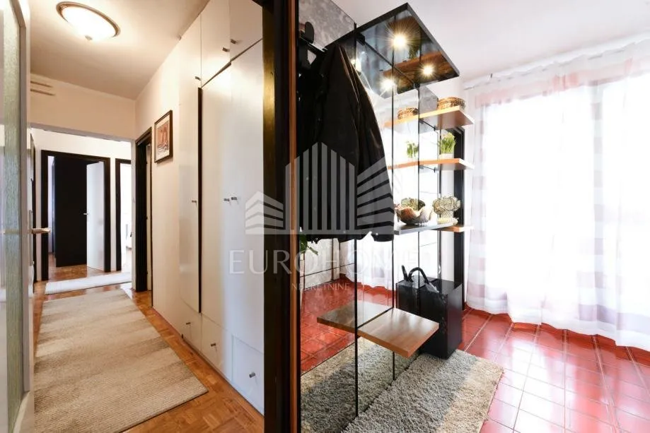 brodarica, posebna prilika- atraktivan četverosobni stan,111 m2,panoramski pogled!! - slika 11