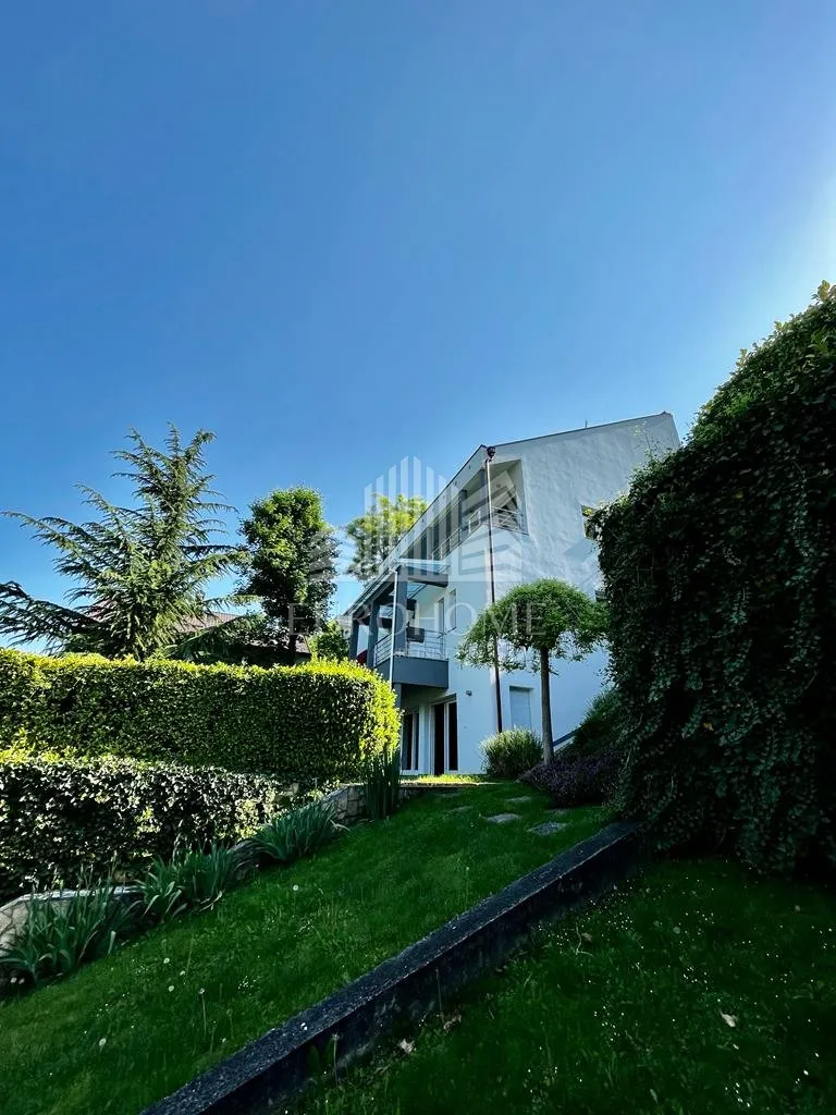 PANTOVČAK, VILA SA BAZENOM, 430m2 - Zagreb