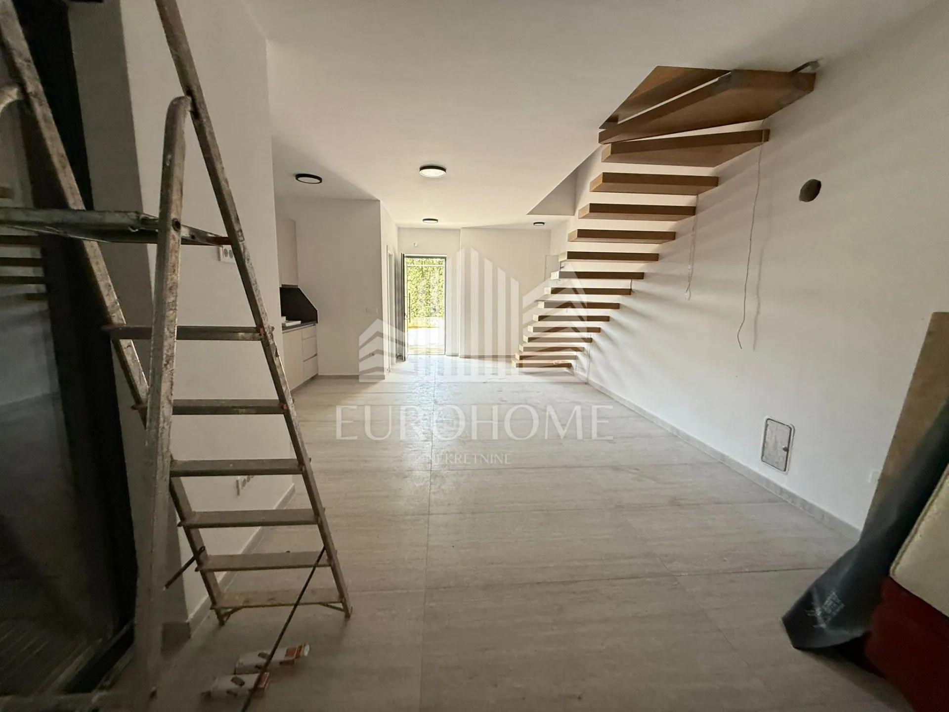 zaton, prekrasna kuća s bazenom (115 m2) + prostrana okućnica (250 m2) - slika 16