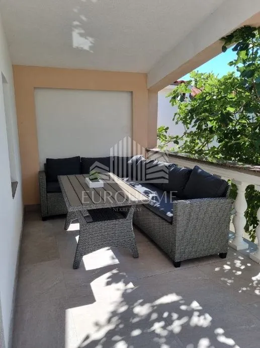 vir, kompletno renovirana kuća s 5 apartmana - slika 9