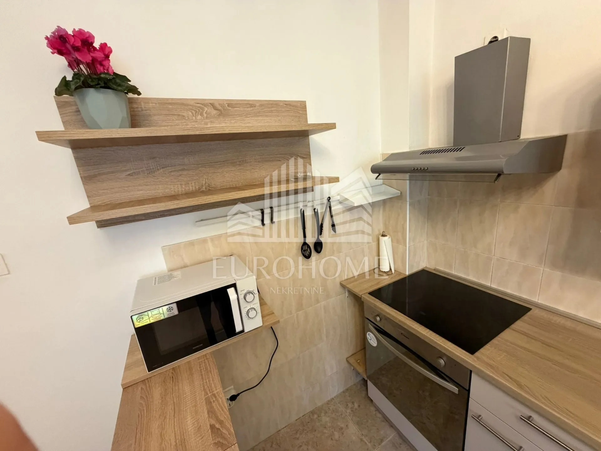 stanovi,zadar, 2s stan s uključenim režijama!dugoročni najam - slika 3